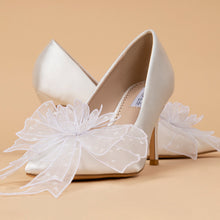 Load image into Gallery viewer, Bellis Big Bows Pointed-Toe Off White Heels