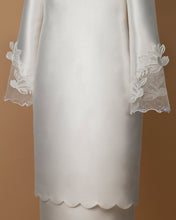 Load image into Gallery viewer, Suri Kurung Moden (PREORDER)