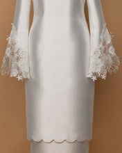 Load image into Gallery viewer, Amaris Kurung Moden (PREORDER)