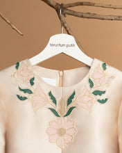 Load image into Gallery viewer, Custom Casablanca Kurung Moden (PREORDER)