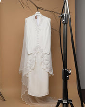 Load image into Gallery viewer, Custom Made Kebaya Labuh