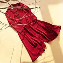 Load image into Gallery viewer, Kemuning Kebarung Pesak in Ruby Maroon