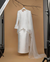 Load image into Gallery viewer, Melati Mini Kurung (PREORDER)