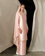 Load image into Gallery viewer, Wudani Kurung Moden (Blush Pink)
