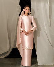 Load image into Gallery viewer, Wudani Kurung Moden (Blush Pink)
