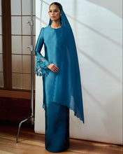 Load image into Gallery viewer, Amaris Kurung Moden (Teal Blue)
