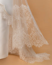 Load image into Gallery viewer, Plain Veil Double Layer Iris French Lace
