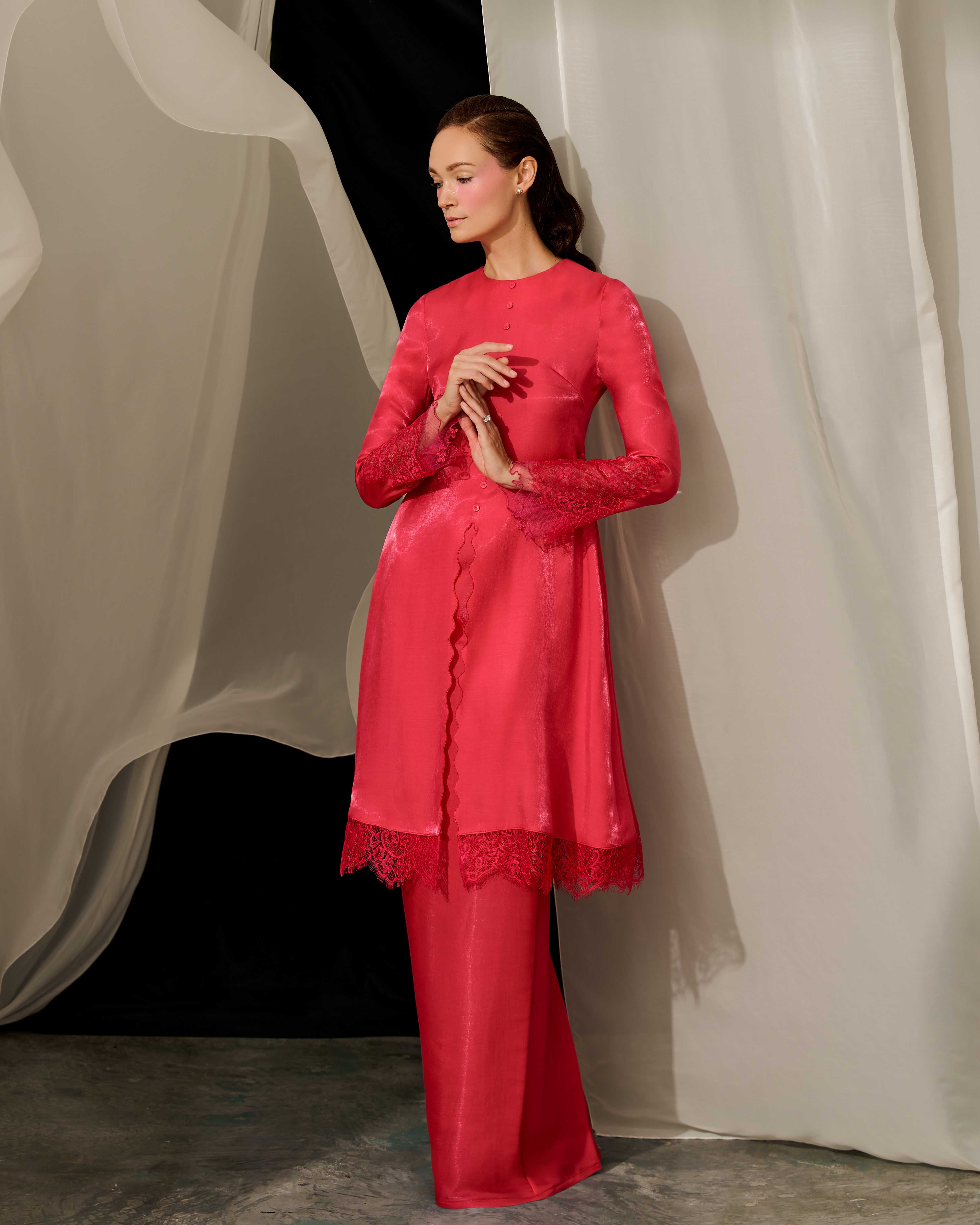 Semarak Kurung (Fuchsia Pink) – teruntum putih